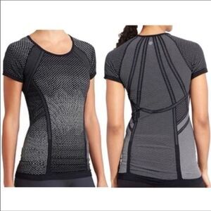 Athleta Fastest Track Black White Dot Tee Top Size Small